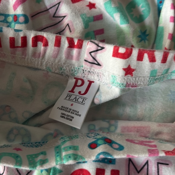 The Children’s Place Christmas Pjs - Picture 3 of 4